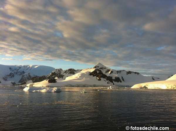 antartica-21.jpg - estrecho de Gerlache.jpg